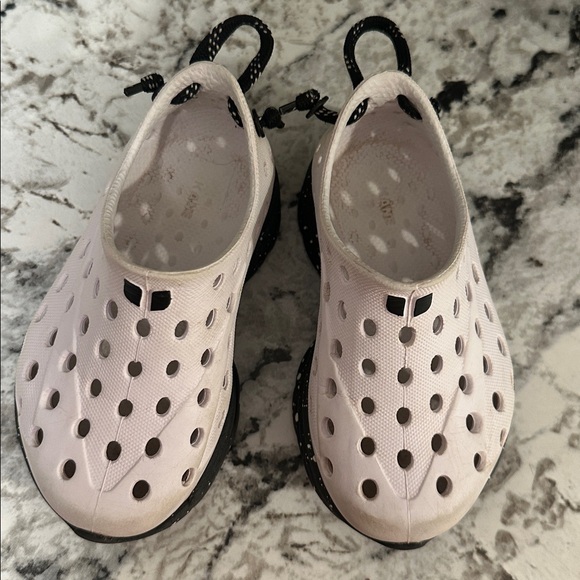 Stylish Kids Water Shoes - Black and White - Picture 3 of 4